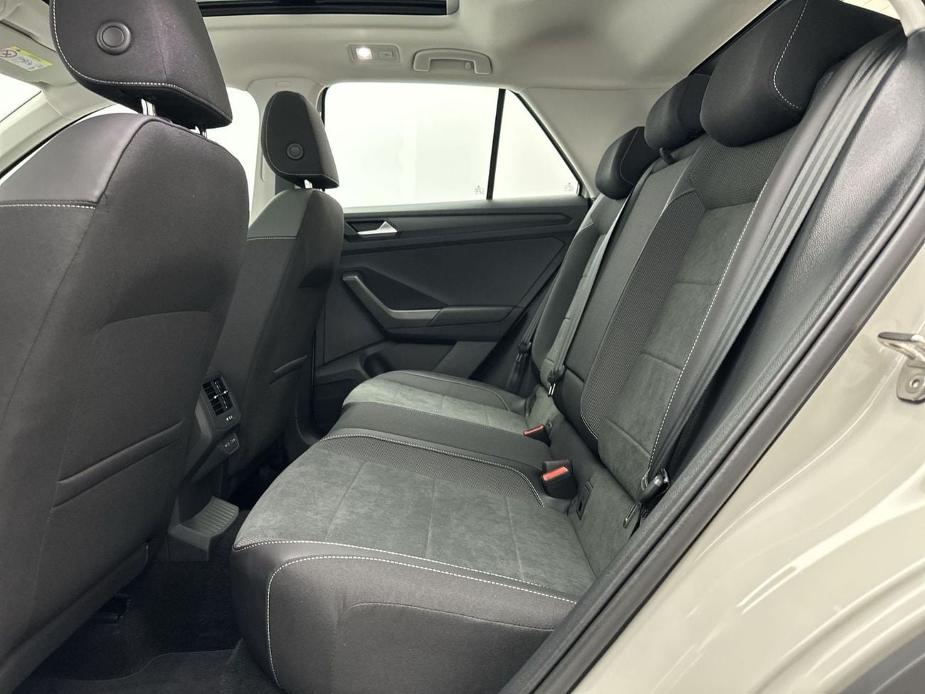 فولكس واجن T ROC STYLE T-Roc Style with Sunroof 1.4L |  Premium Interior | VW Certified | GCC Specs