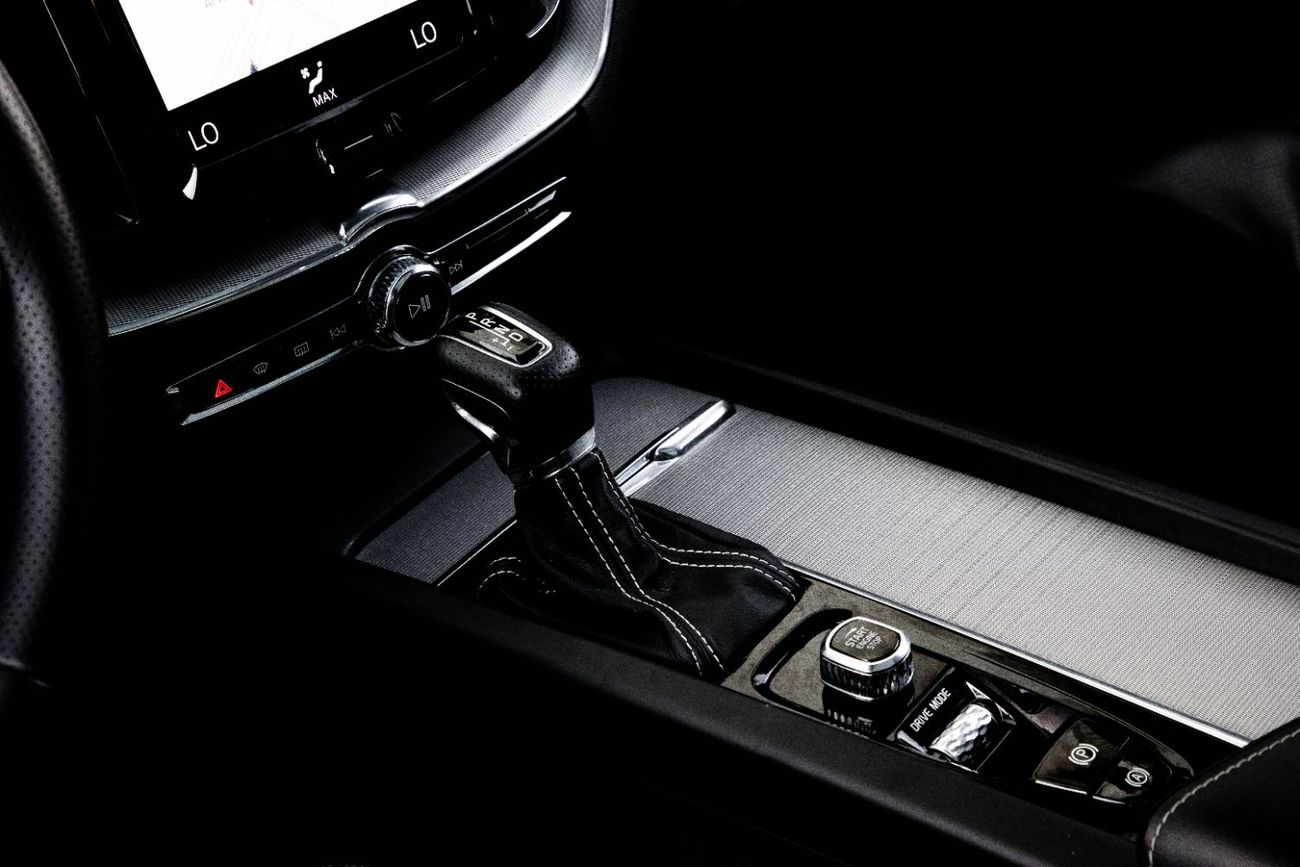 Volvo XC60 R-Design | 1,860 P.M  | 0% Downpayment |