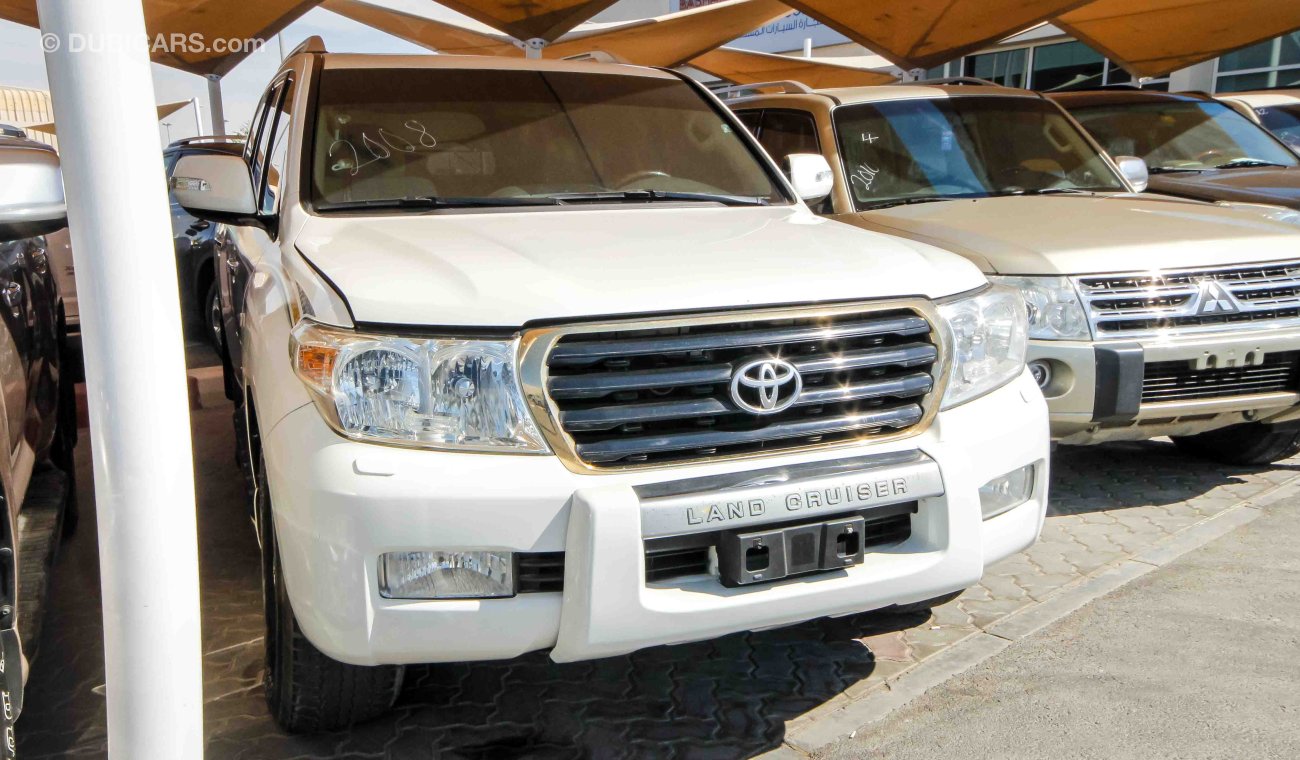 Toyota Land Cruiser GXR V8