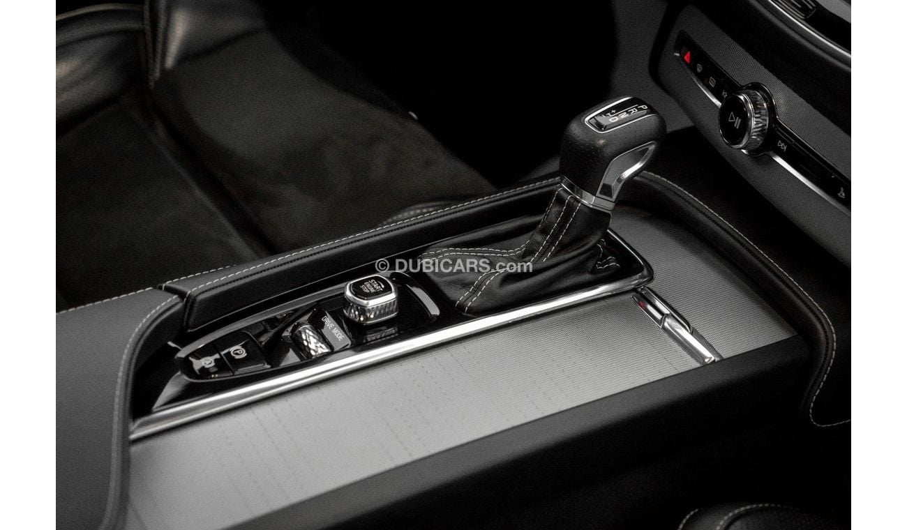 Volvo XC90 R Design 2018 Volvo XC90 T6 R-Design / Full Volvo Service History