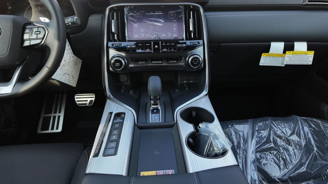 لكزس LX 700h F Sport