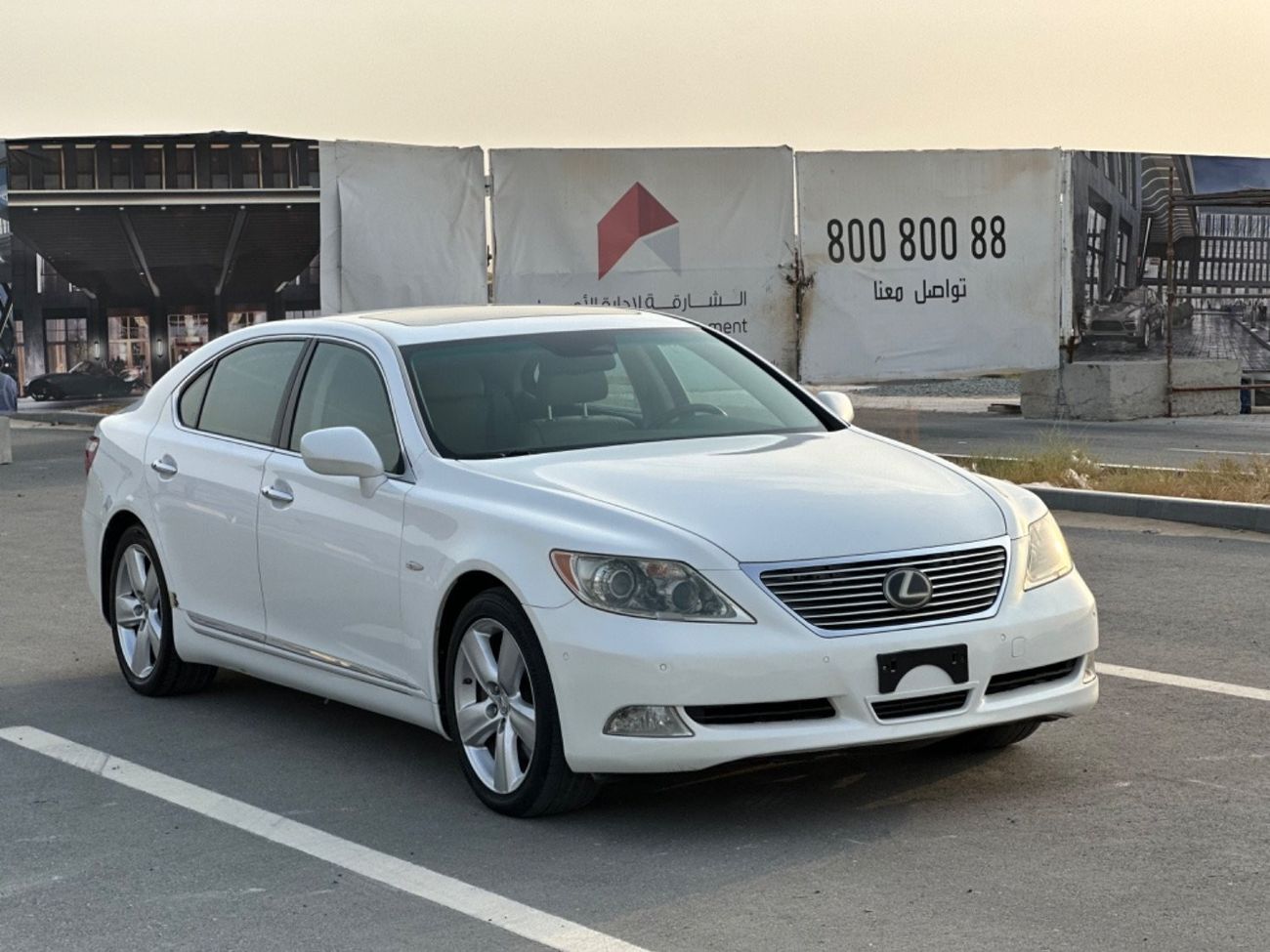 لكزس LS 460 موديل 2009 خليجي فل مواصفات كراسي جلد وفتحه وتحكم كهربي كامل ونظام صوت ممتاز وكاميرا خلفيه