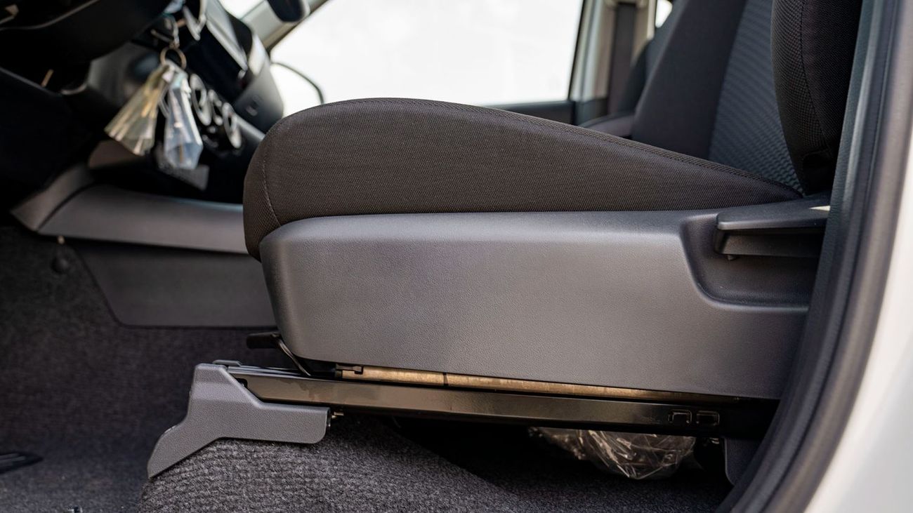 Toyota Hilux AT 2.7 MID OPTION