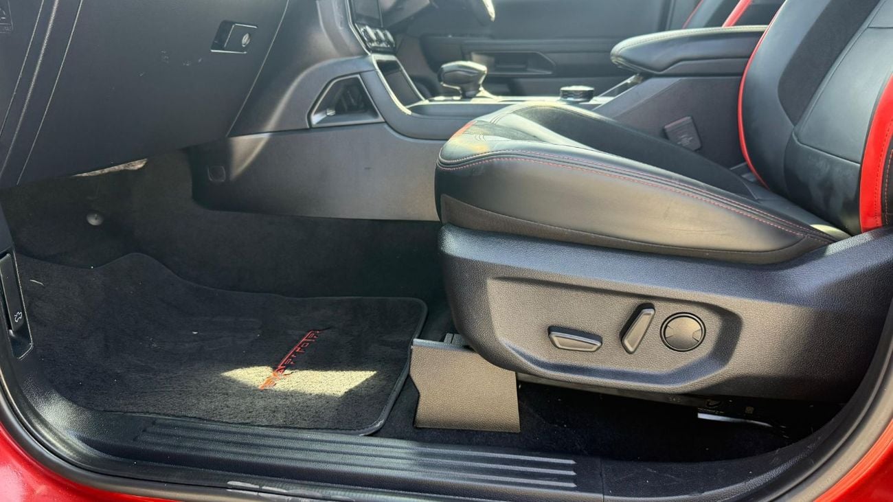 فورد رينجر رابتور Double Cabin Pickup 3.0L V6 Twin Turbo Petrol engine 4WD 360° Camera Automatic Gear 5 Seats 4 Doors