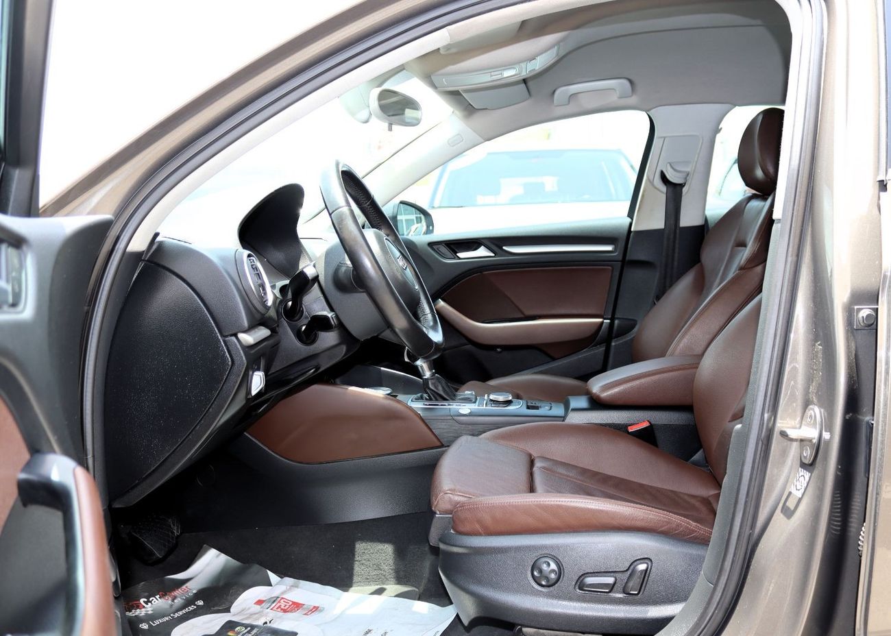 Audi A3 30 TFSI ACCIDENTS FREE- GCC- ORIGINAL PAINT - 1400 CC TURBO- PERFECT CONDITION INSIDE OUT