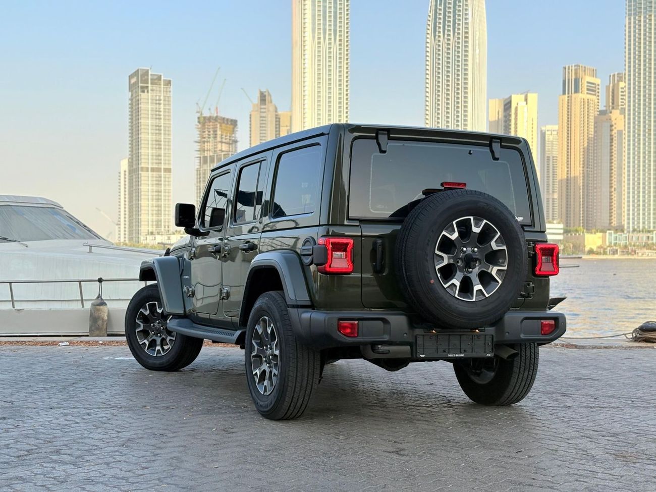 جيب رانجلر Unlimited Sahara 2.0L A/T