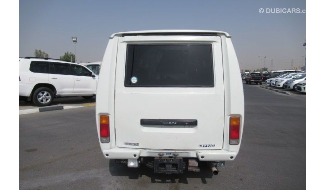 تويوتا داينا Toyota Dyna Van Right Hand Drive (Stock PM 830)