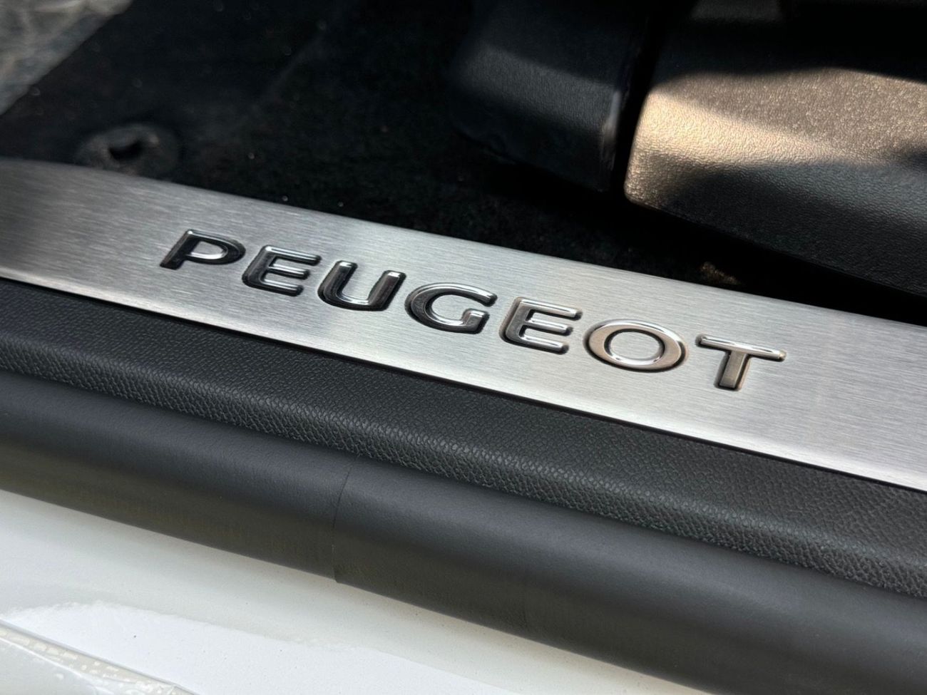 Peugeot 3008 PEUGEOT 3008 GT - 1.6T - (2025 MODEL) GCC specs