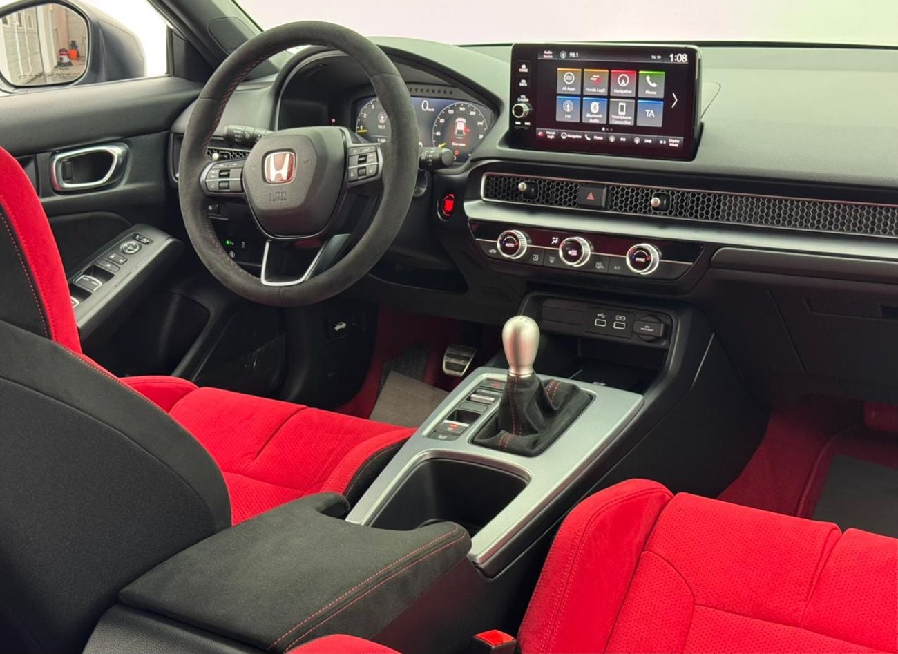 Honda Civic Type R 2.0L MT 2025 Honda Civic Type R, 2030 Honda Warranty and Service Pack, Excellent Condition, GCC