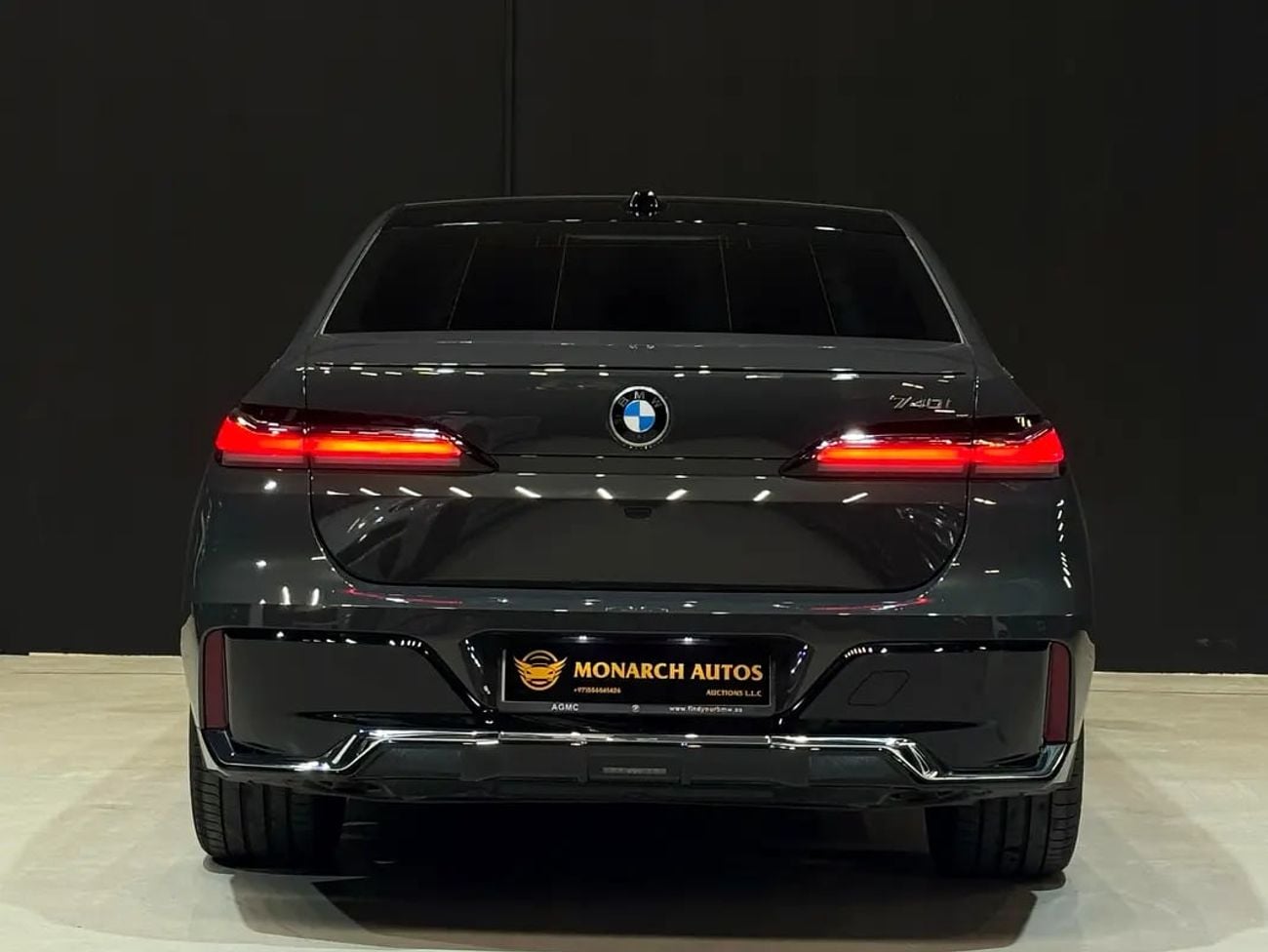 بي أم دبليو 740i 740i MSPORT | GCC SPEC | WARRANTY