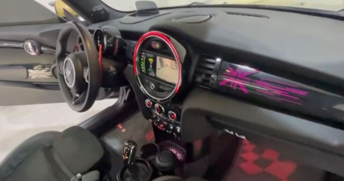 ميني كوبر إس 2.0 L TwinPower Turbo 4-cylinder engine, 8-speed Steptronic Sport automatic transmission, Sport-tune