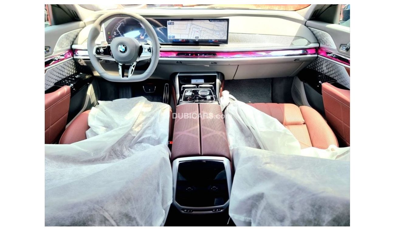 بي أم دبليو 760Li i xDrive 5 Years W&S  M Sport 2023 GCC