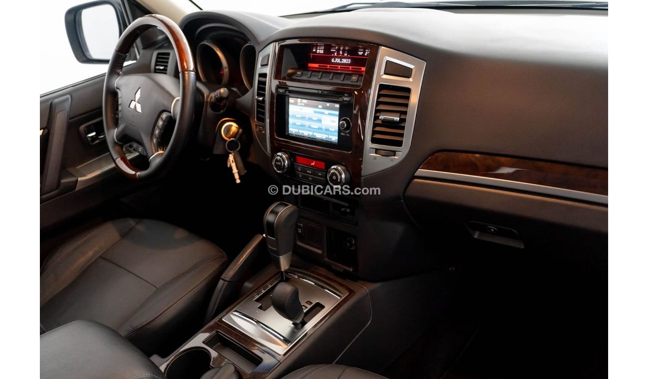 Mitsubishi Pajero 2018 Mitsubishi Pajero 3.8L GLS / 2 Doors / Mitsubishi Warranty & Full Mitsubishi Service History