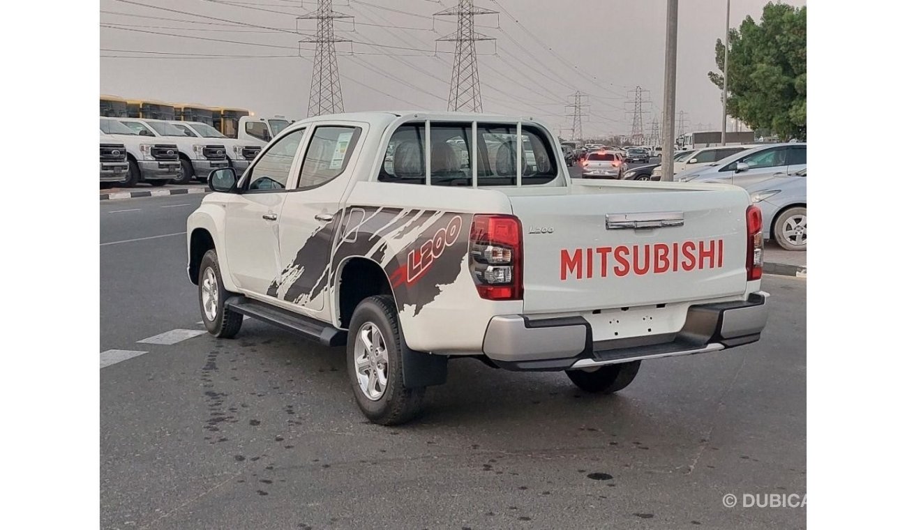 Mitsubishi L200 PETROL M/T 4X4 2.4L CHROME PACKAGE