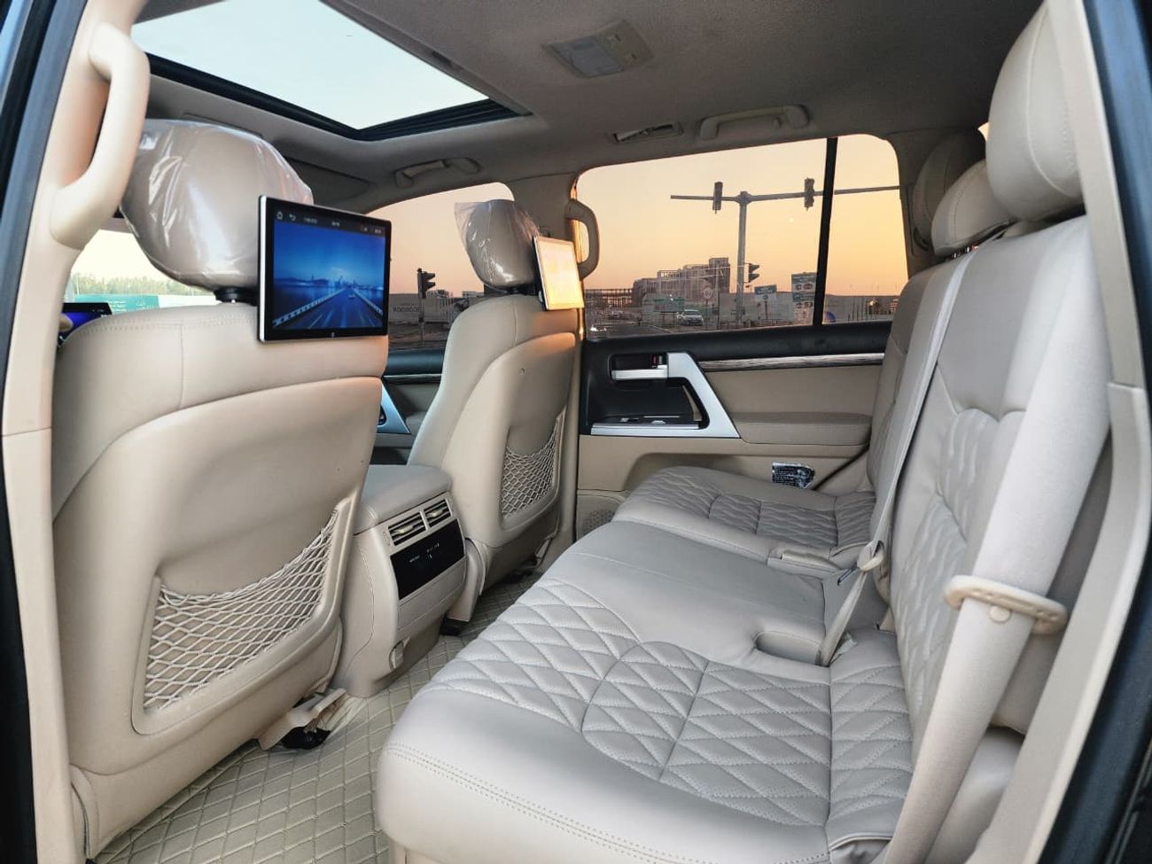 Toyota Land Cruiser GXR V8  MODEL 2012 UPGRADE 2024