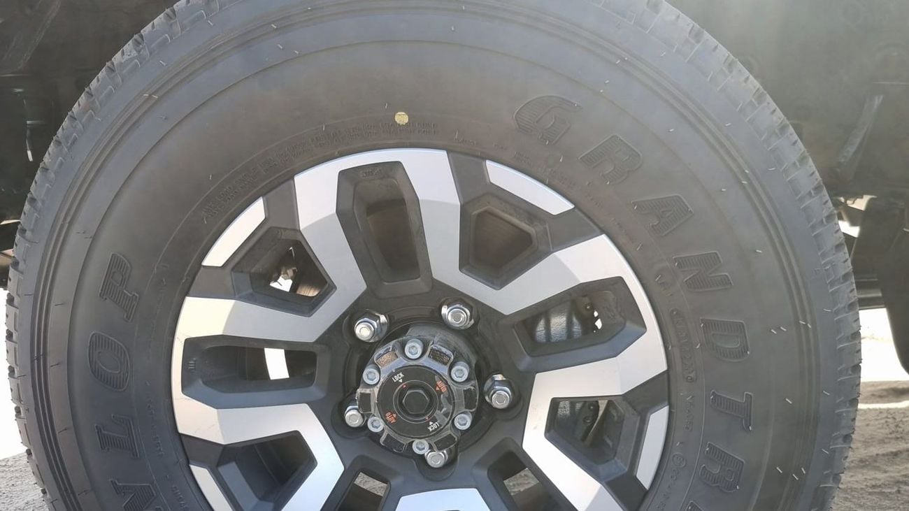 Toyota Land Cruiser Pick Up LC79 DC 2.8L Z Turbo-Diesel AT 2024YM [AVAILABLE IN WHITE & BEIGE COLOR]