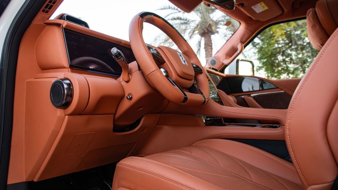 Yangwang U8 DM-i PREMIUM EDITION | 22" Alloy with Float Mode | 2025 | For Local Registration +10%