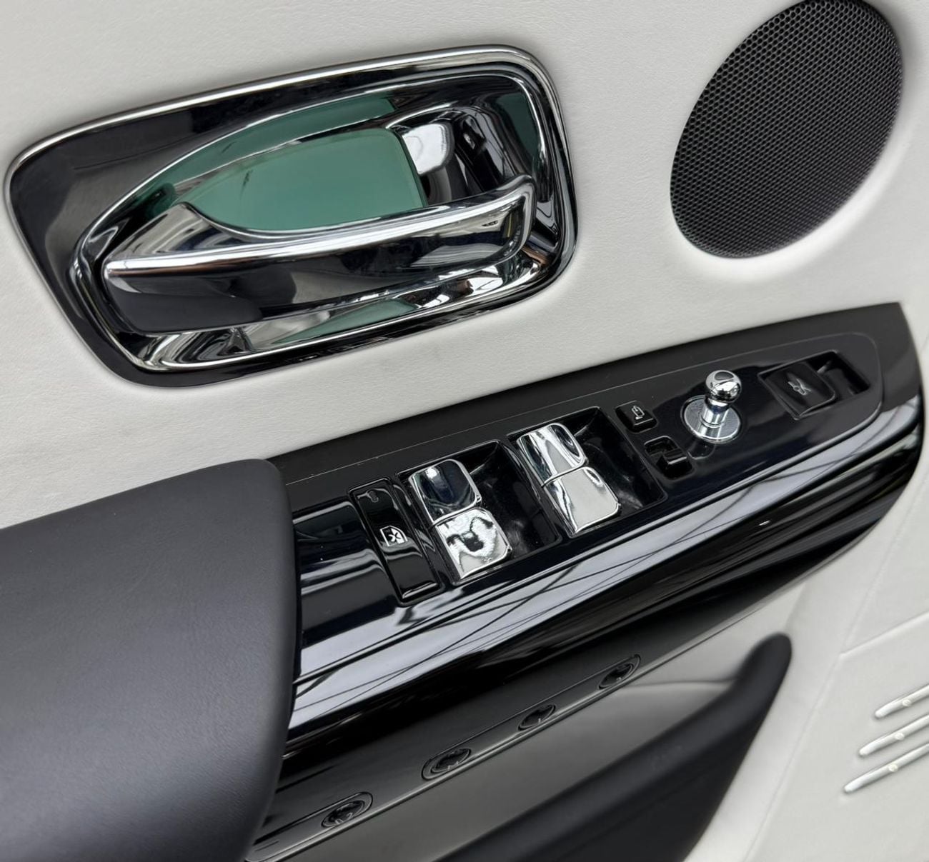 Rolls-Royce Phantom Std 6.8L 2024 Rolls Royce Phantom Series 2, Brand New, April/2028 Rolls Royce Warranty + Service Con