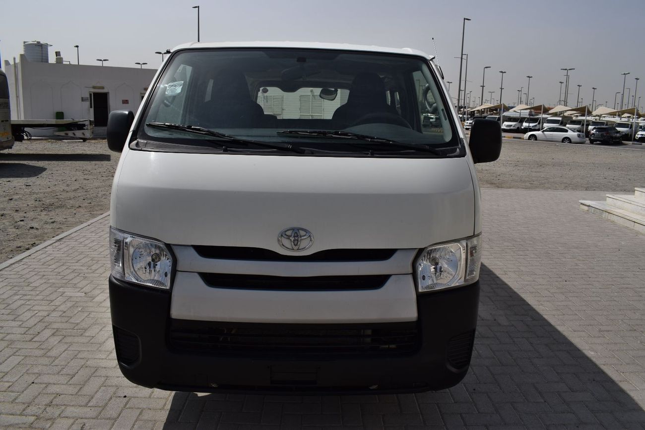 Toyota Hiace GL - Standard Roof Toyota Hiace 13 seat passenger van, model:2016. Excellent condition