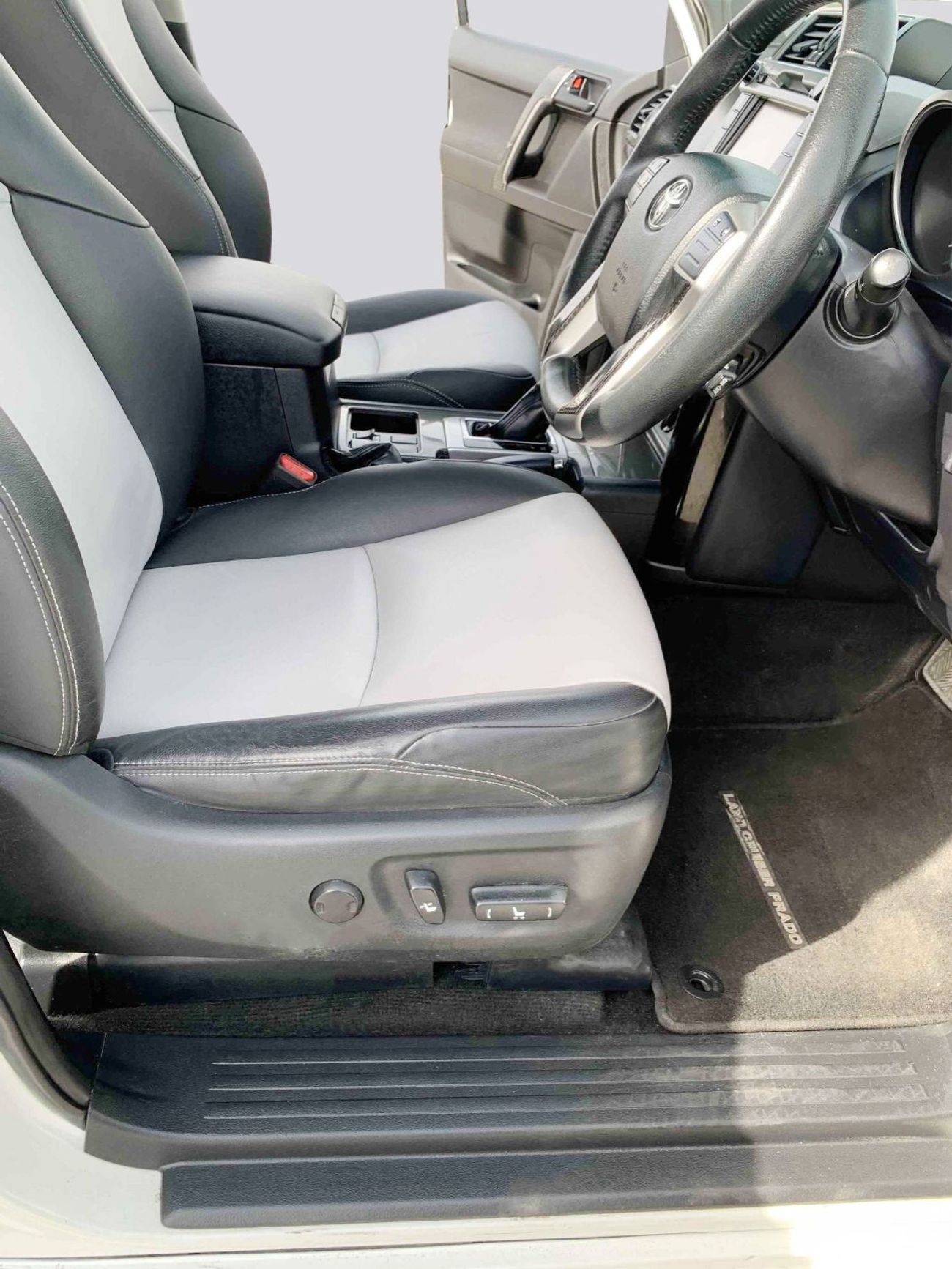 تويوتا برادو 4x4 Diesel Right Hand Drive (Export Only)