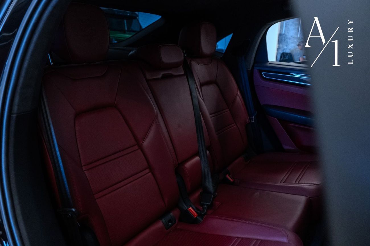 Porsche Cayenne GTS Coupe 2023 Porsche Cayenne GTS, Warranty, Sport Chrono Package, Full Options, GCC