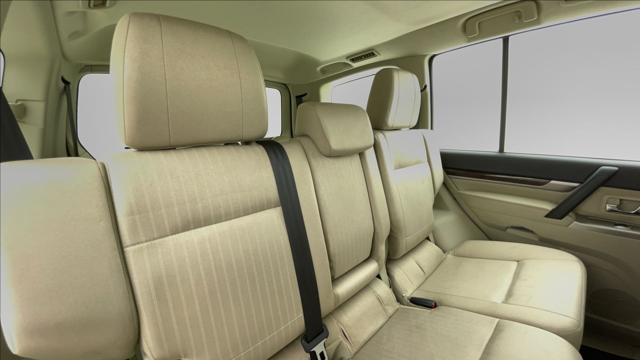 ميتسوبيشي باجيرو GLS MID 3 | بدون دفعة مقدمة | اختبار القيادة في المنزل