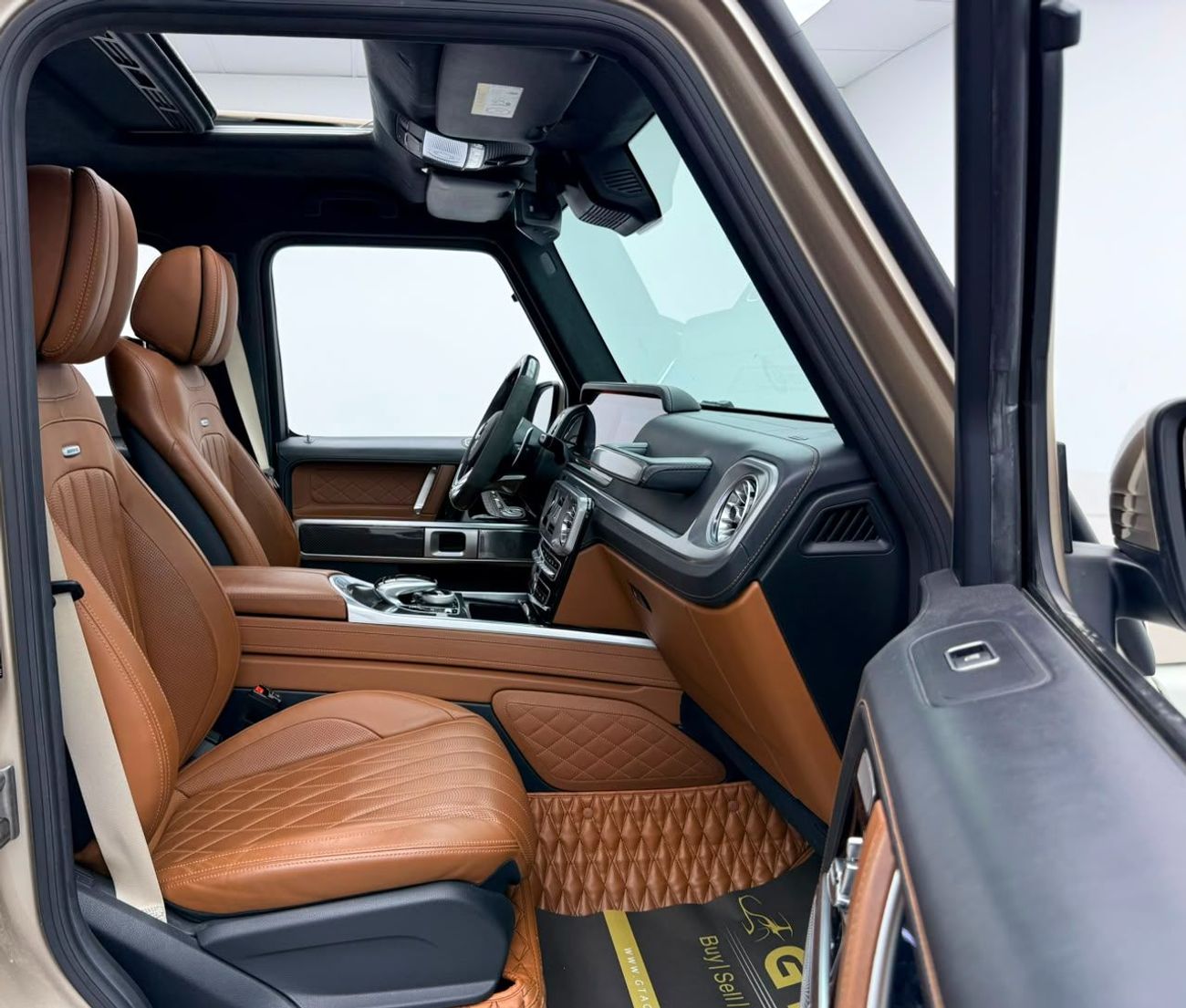 Mercedes Benz G63 AMG STD 2020 Mercedes G63 AMG, Auto Guard Warranty, Full Mercedes Service History, GCC Specs.