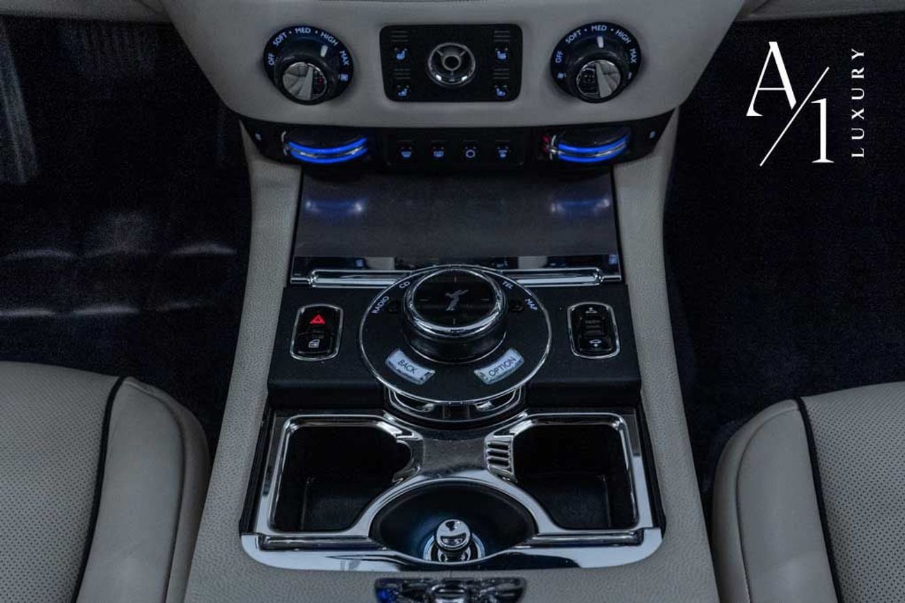 Rolls-Royce Wraith 2016 Rolls Royce Wraith, 4 Buttons, Starlight Headliner, Excellent Condition, GCC