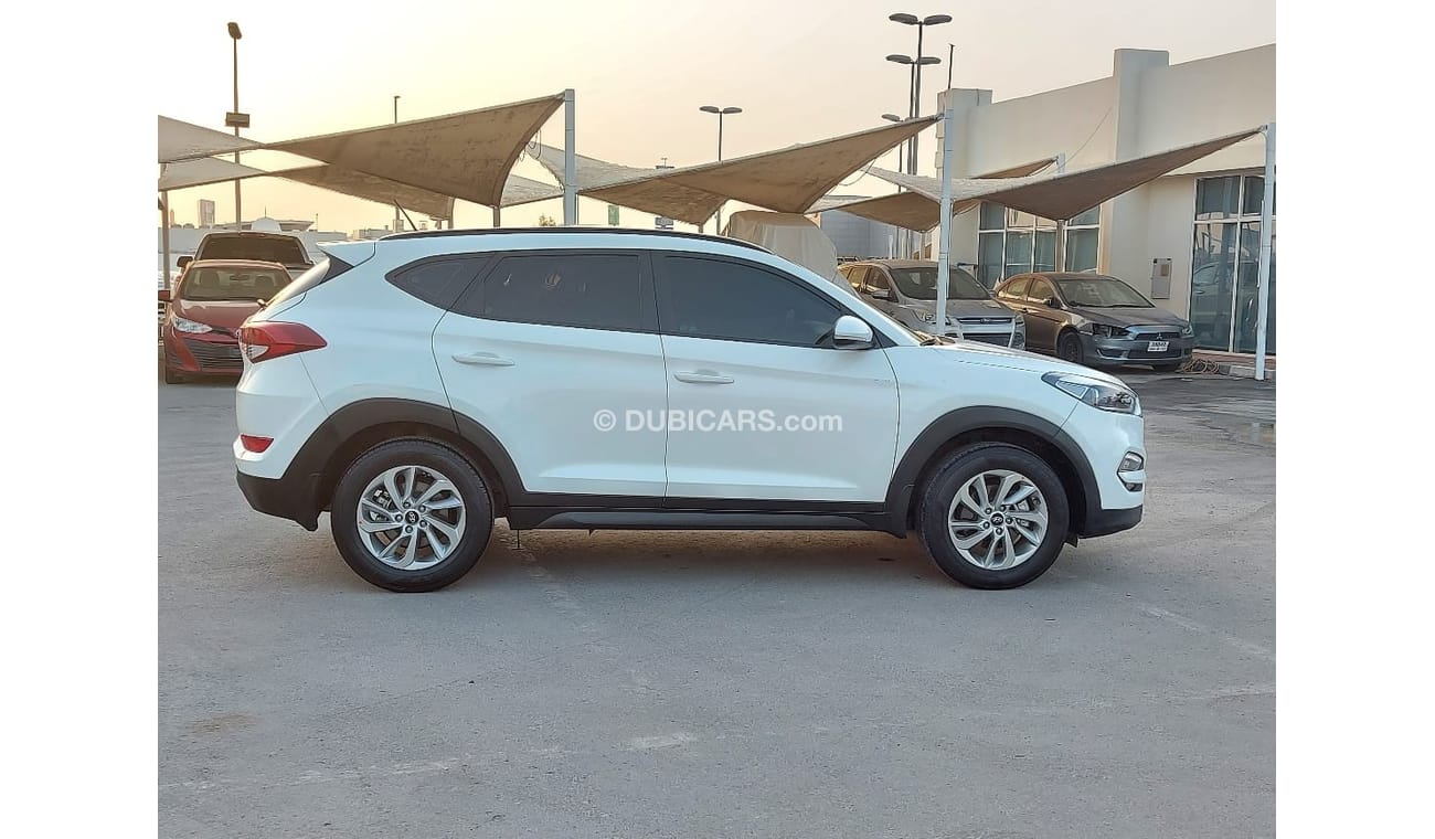 هيونداي توسون SE هيونداى توسان 2017 خليجي بحاله ممتازه 2000 سي سي