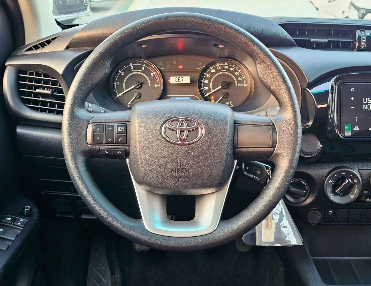 Toyota Hilux NARROW BODY / DLX-G / 2.4L V4 DIESEL / DOUBLE CABIN / 6 STR (CODE # HDLXG1)