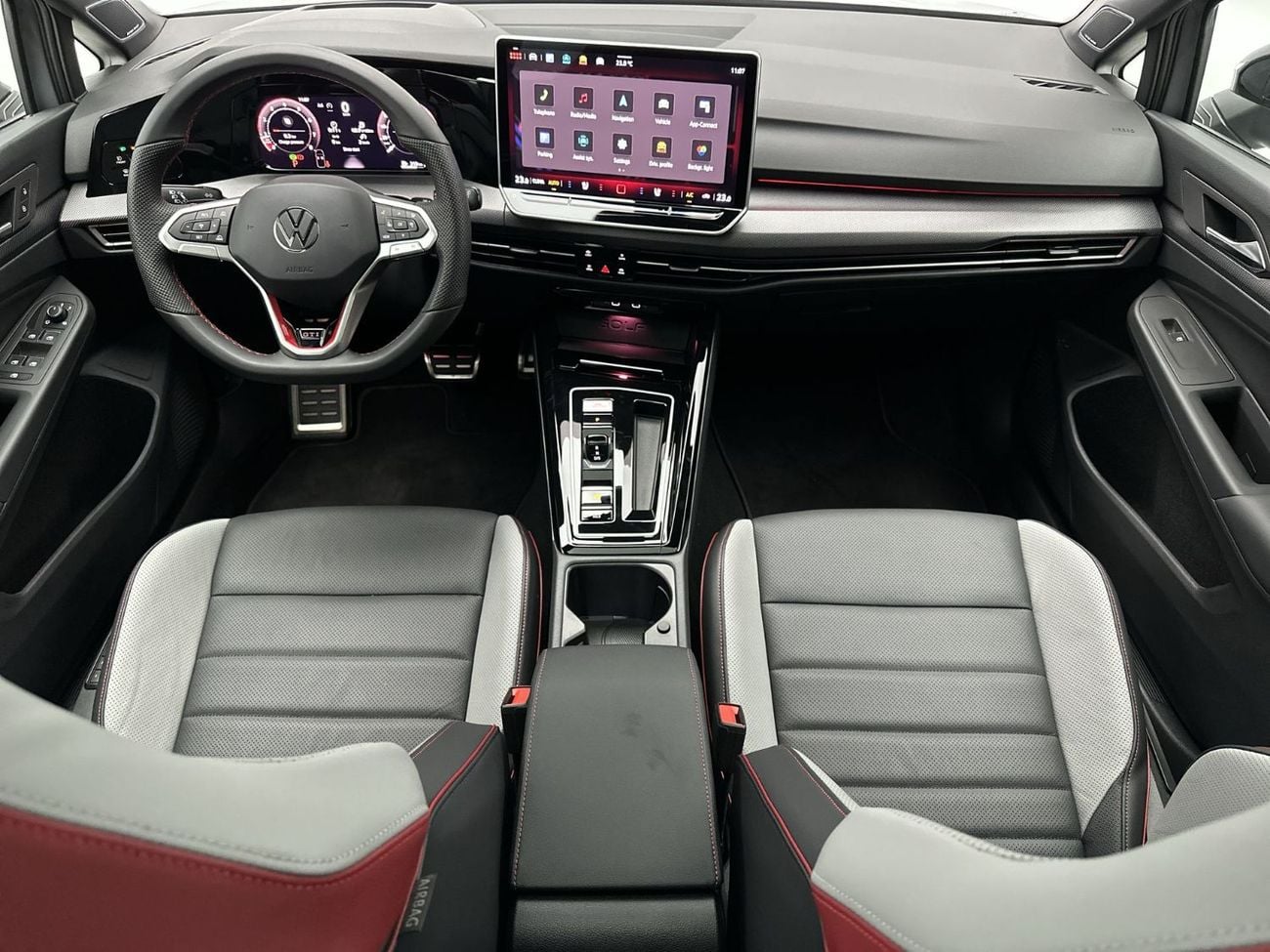 Volkswagen Golf Golf GTI 2L  | Ex-Demo| Assistant Package | Performance Hatchback | Travel Assist | Area View Camera