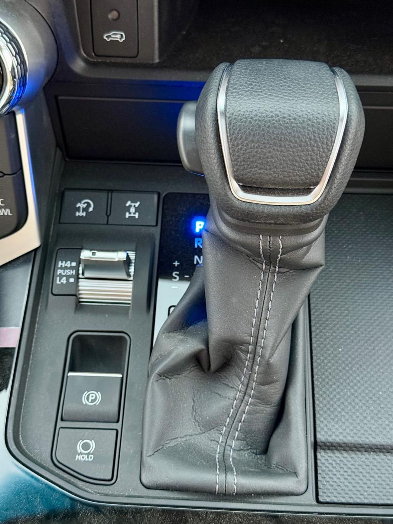 Toyota Land Cruiser GXR 4.0L