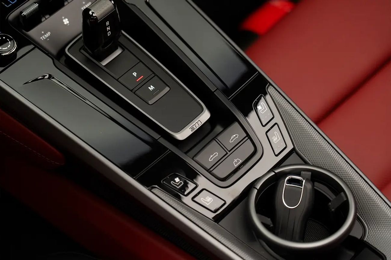 Porsche 911 Carrera 4 3.0L (444 HP) Convertible