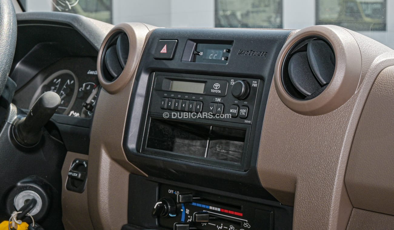 Toyota Land Cruiser Pick Up LC79 SC 4.0L AT YM 2024