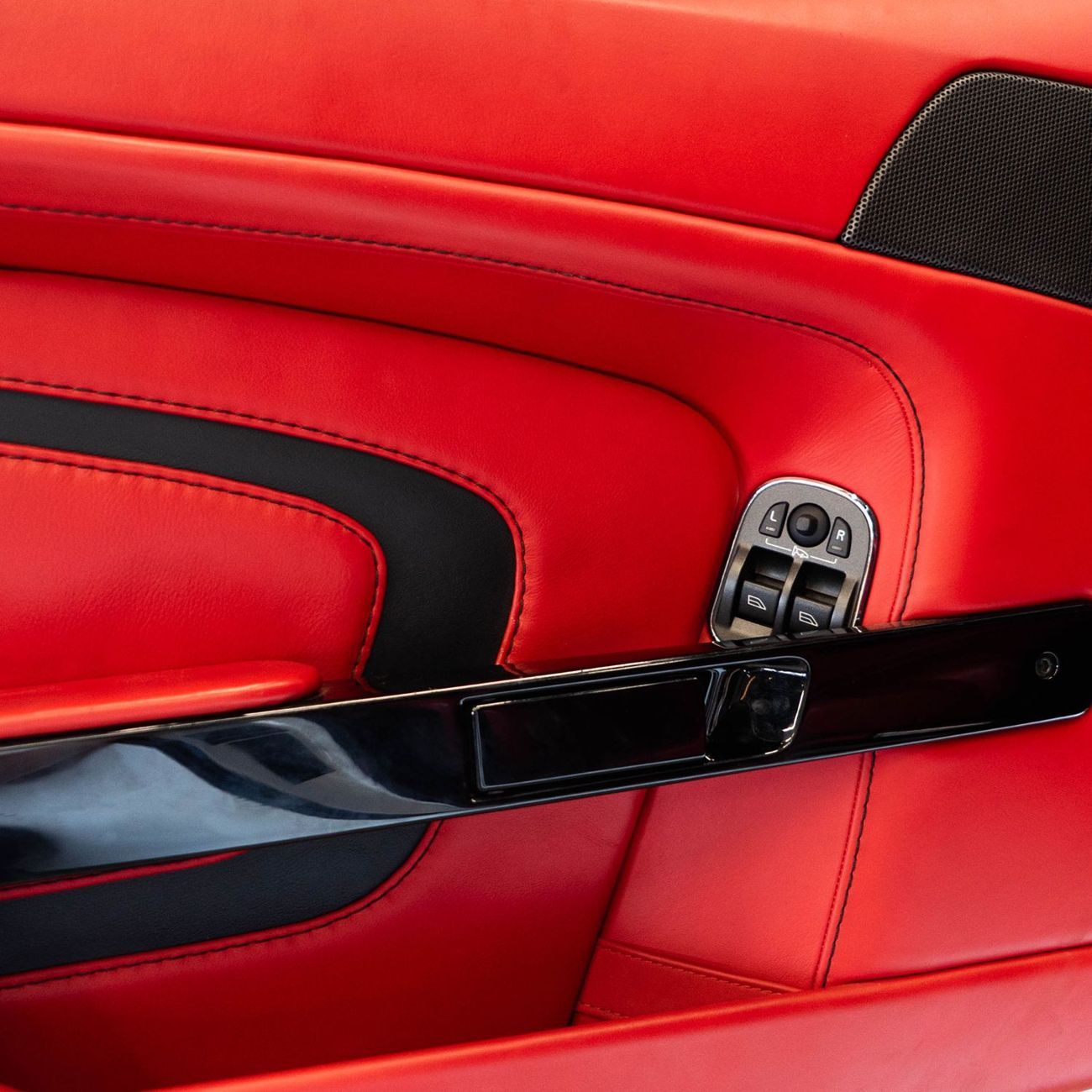 أستون مارتن فانتيج V12 AED 289,950 • 0% Downpayment • Vantage S V12 • Agency Service Contract Until 2027