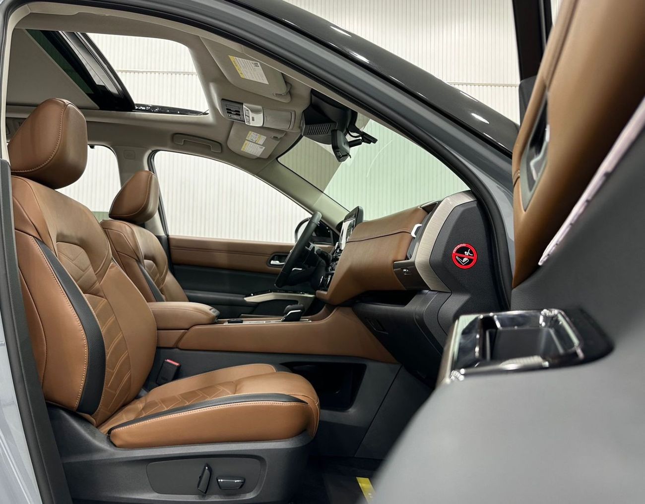 نيسان باثفايندر 2022 Nissan Pathfinder SL, Oct 2027 Nissan Warranty, Oct 2025 Nissan Service Pack, Full Options, GCC