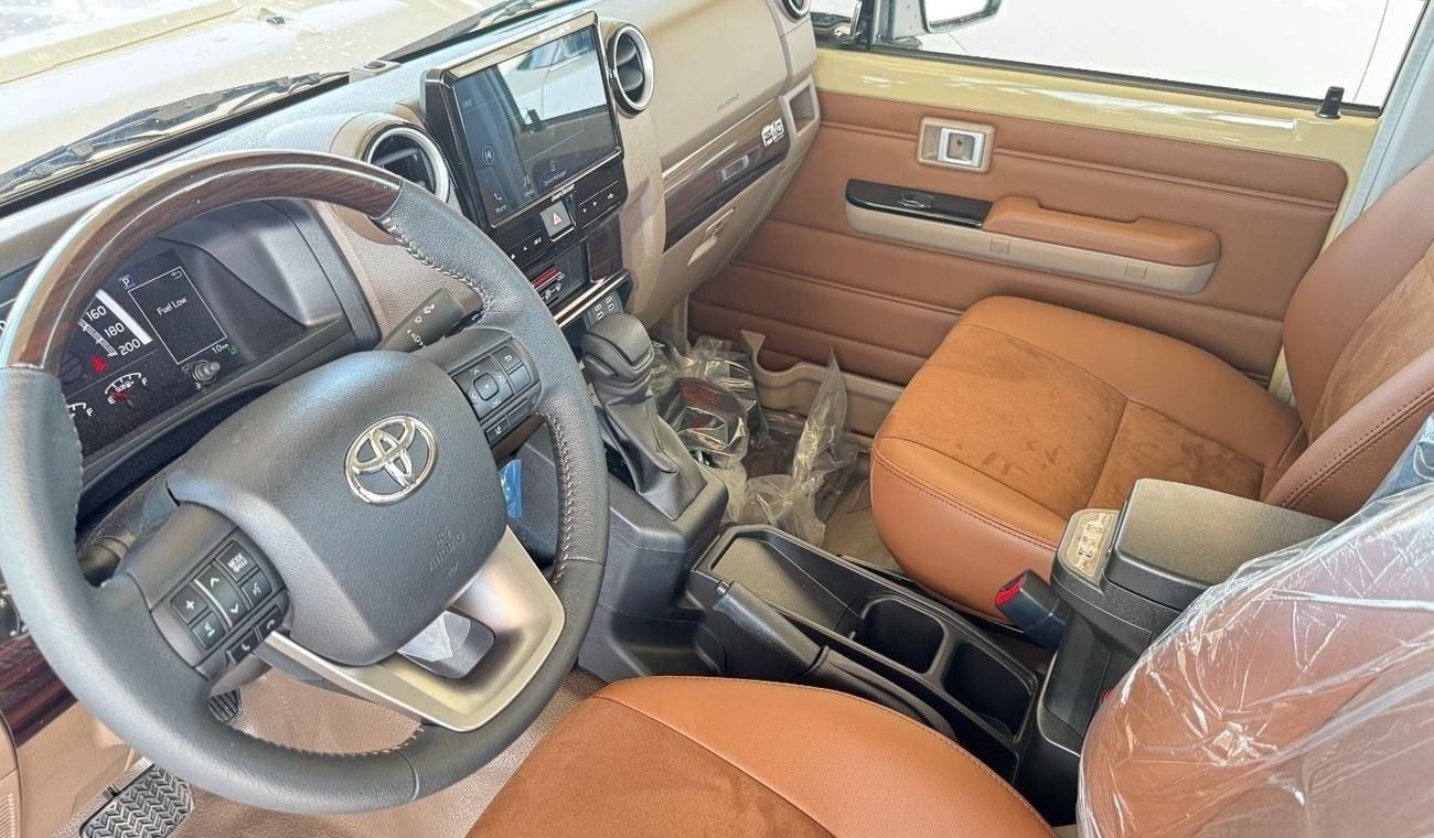 Toyota Land Cruiser Pick Up (LC) 79 SINGLE CABIN (LX) AT 4.0L GASOLINE 2025