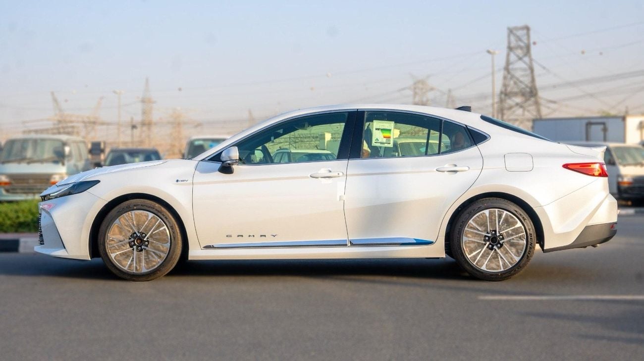 تويوتا كامري كامري لوميرا هايبرد صنع ياباني مواصفات خليجي