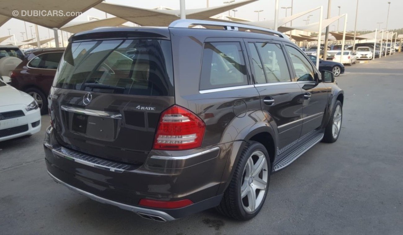 Mercedes-Benz GL 500 2012 GCC car  prefect condition no need any maintenance low mileage 100thous