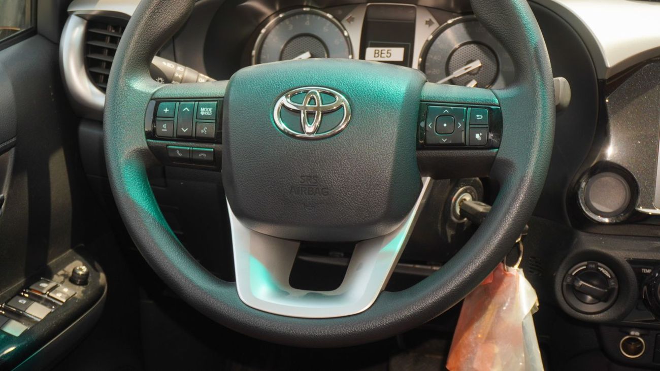 تويوتا هيلوكس TOYOTA HILUX SR5 2.7L PETROL