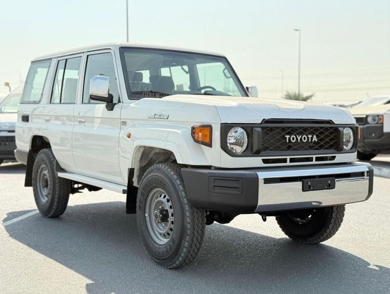 Toyota Land Cruiser EXPORT ONLY - LC 76 basic automatic 4.0