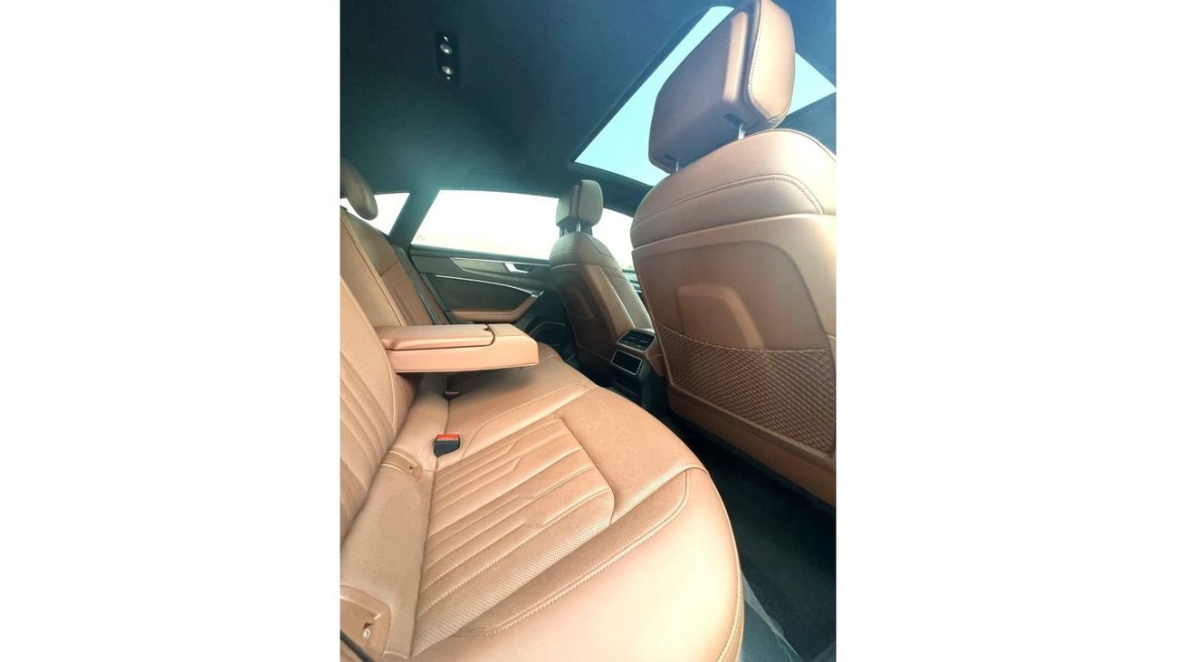 أودي A7 55 TFSI quattro S-لاين