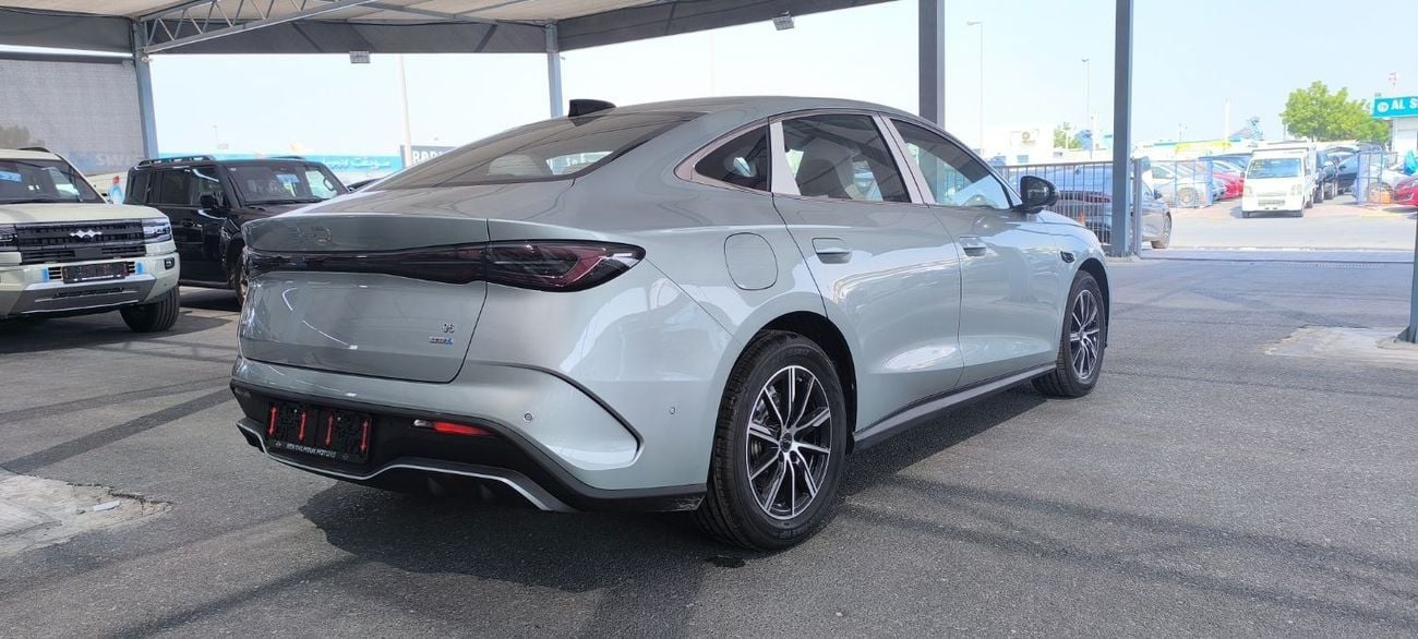 بي واي دي سيل 06 دي إم-آي BYD SEAL 06 DM-i 2025MY HONOR