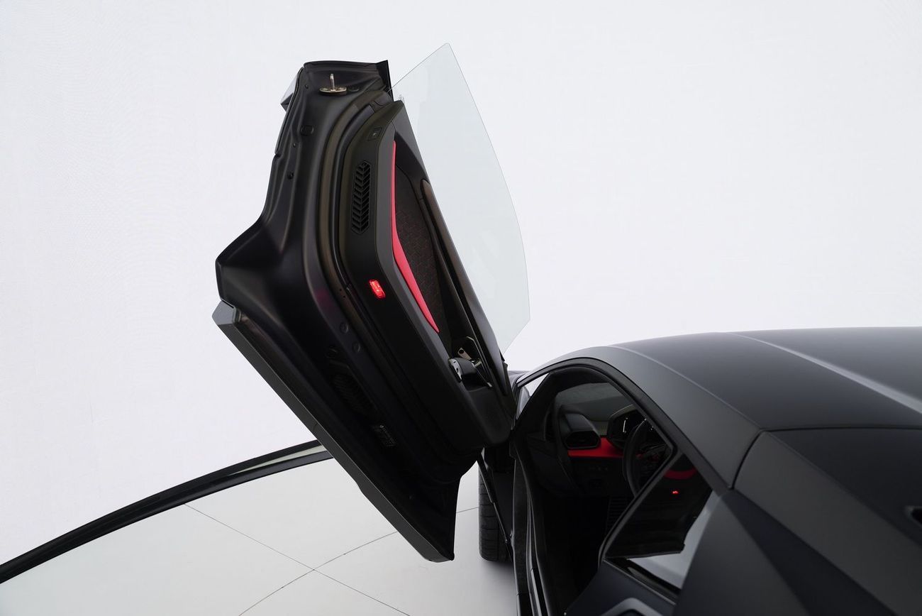 لامبورغيني ريفويلتو 6.5L V12 Hybrid