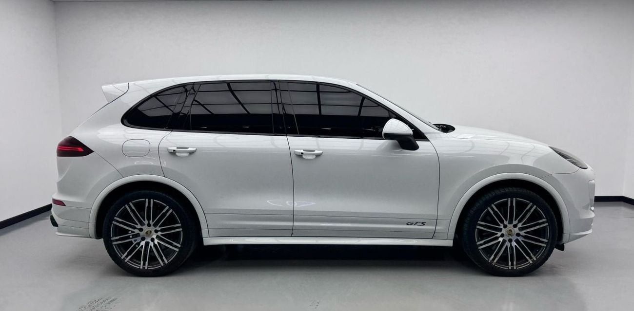 بورش كايان GTS 3.6L 2017 Porsche Cayenne GTS, Excellent Condition, Full Agency Service History, GCC