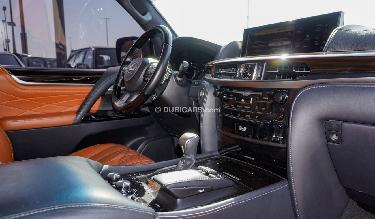 Lexus LX 570 Black Edition S