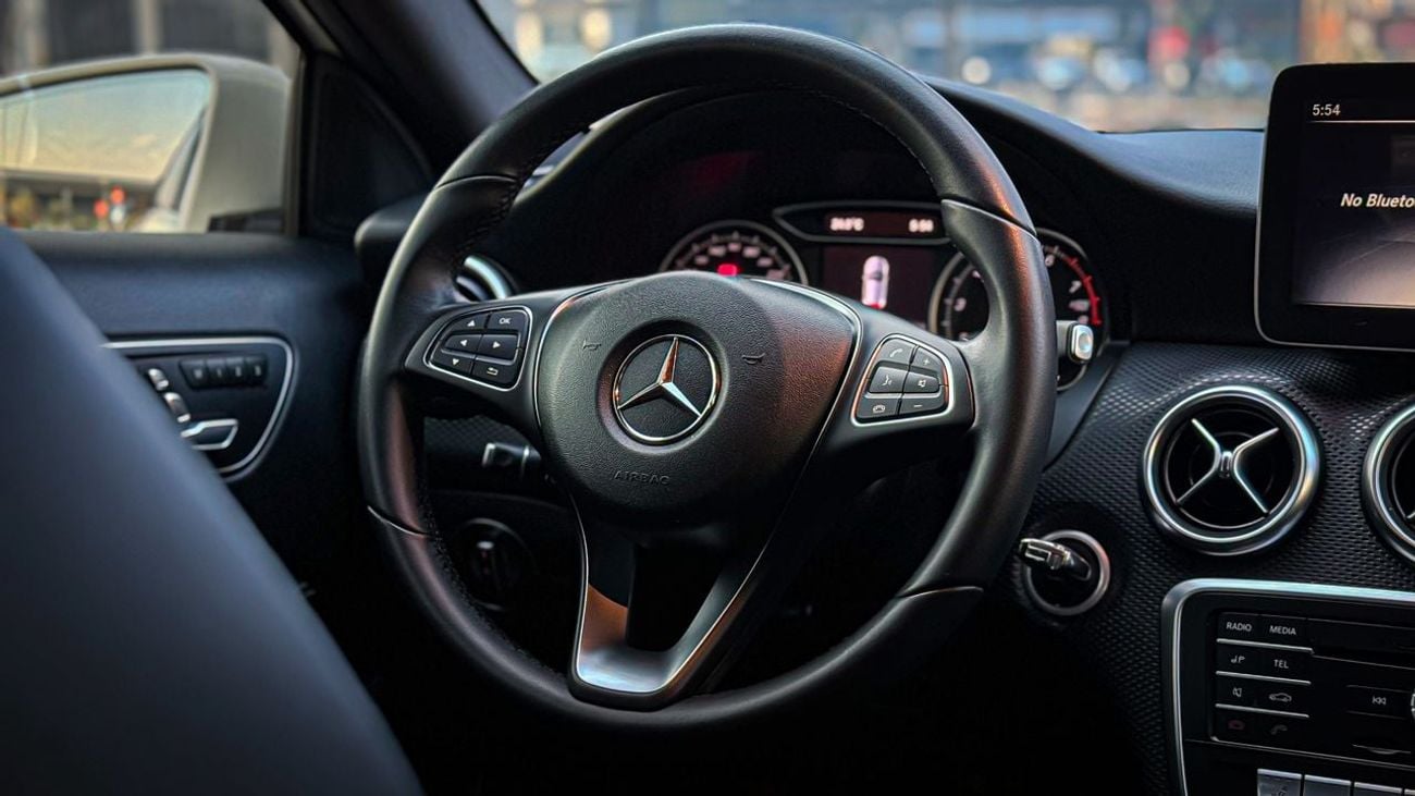 Mercedes-Benz A 220 AMG PACKAGE