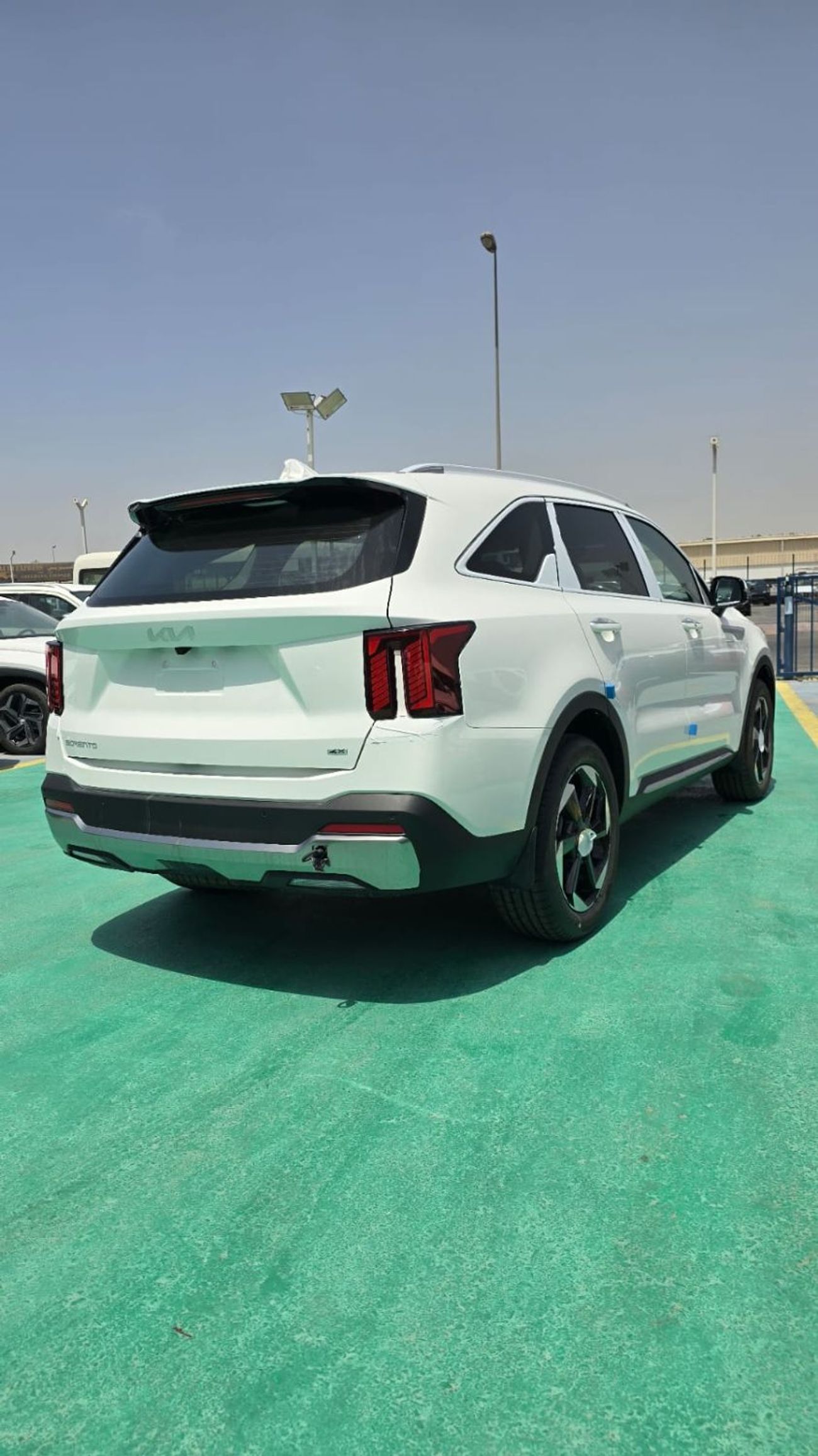 كيا سورينتو Base 1.6L FWD