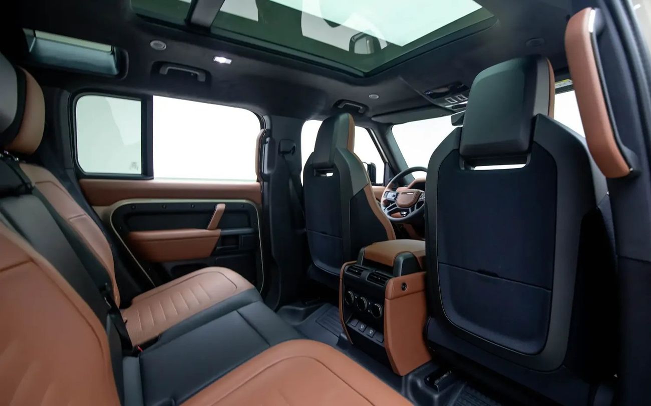 لاند روفر ديفندر 110 OCTA