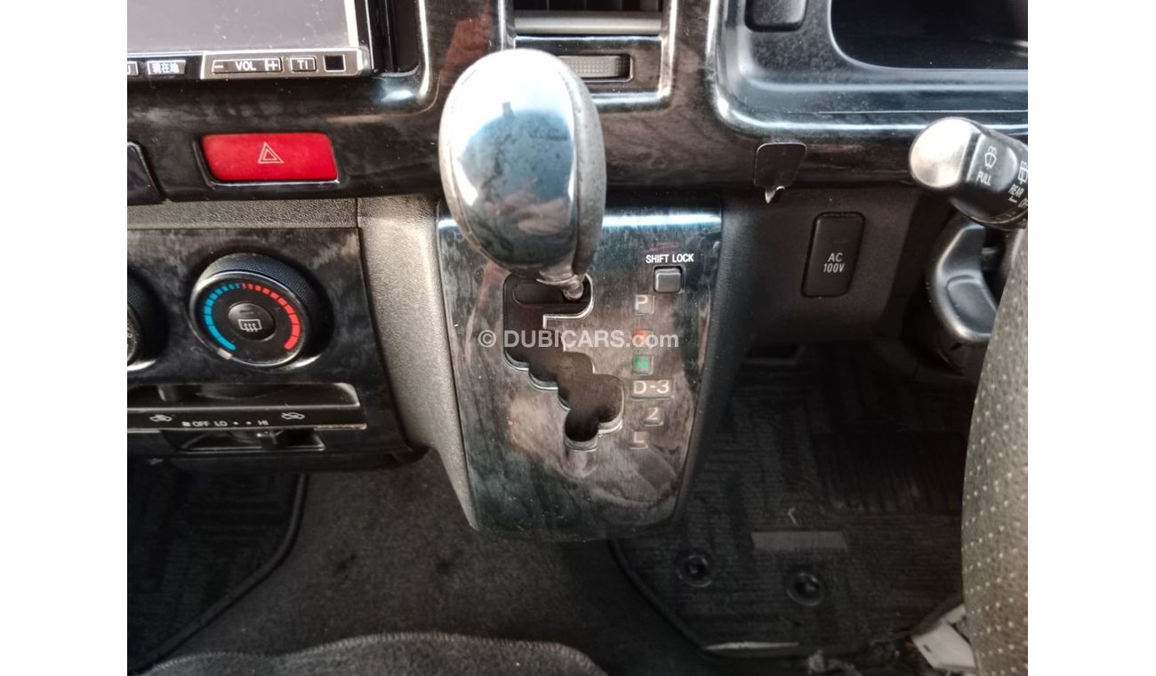 تويوتا هاياس TOYOTA HIACE VAN RIGHT HAND DRIVE (PM1622)